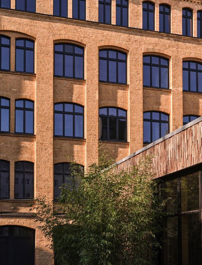 Sly Berlin Hotel Eksteriør billede The former textile factory